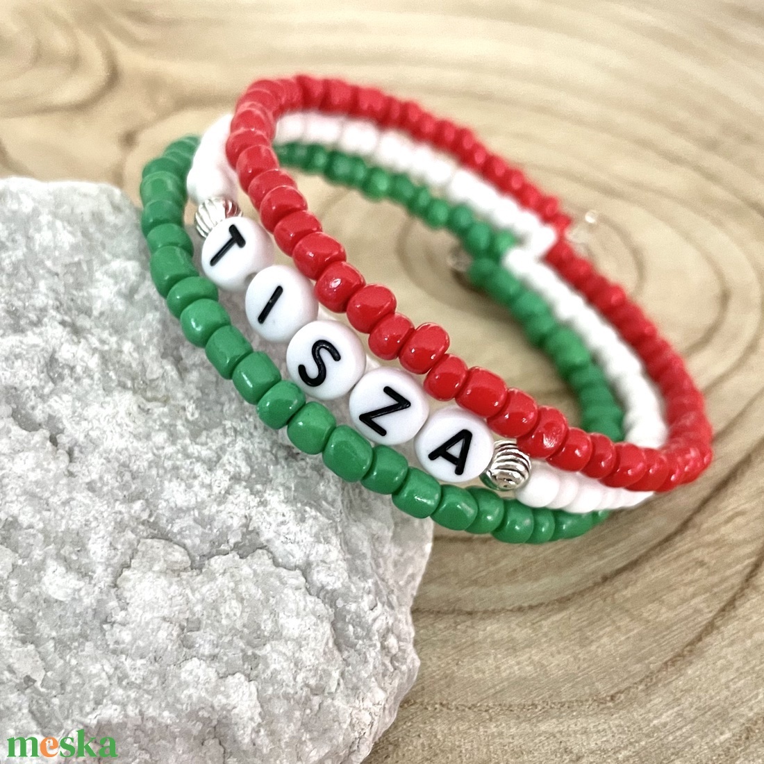 Magyar nemzeti színű memóriadrótos karkötő TISZA felirattal - ékszer - karkötő - memóriadrótos karkötő - Meska.hu