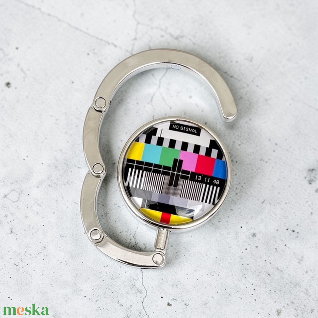 Retro No Signal Adásszünet színes mintázatú Üveglencsés Táska Akasztó Táskaakasztó - táska & tok - kulcstartó & táskadísz - táskaakasztó - Meska.hu