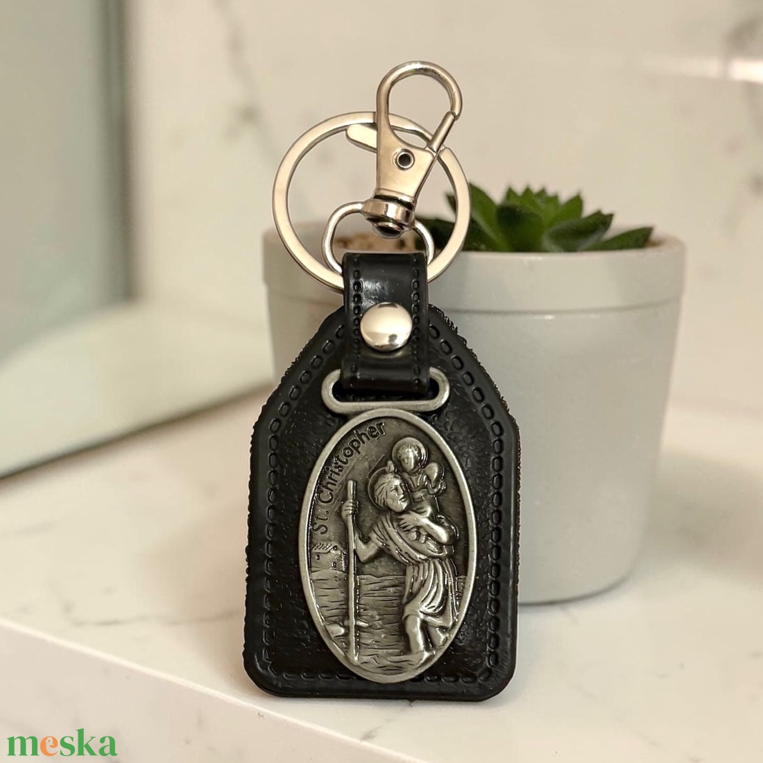 Stílusos Szent Kristóf férfi autós kulcstartó védelmező védőszent őrangyal ovális - táska & tok - kulcstartó & táskadísz - kulcstartó - Meska.hu