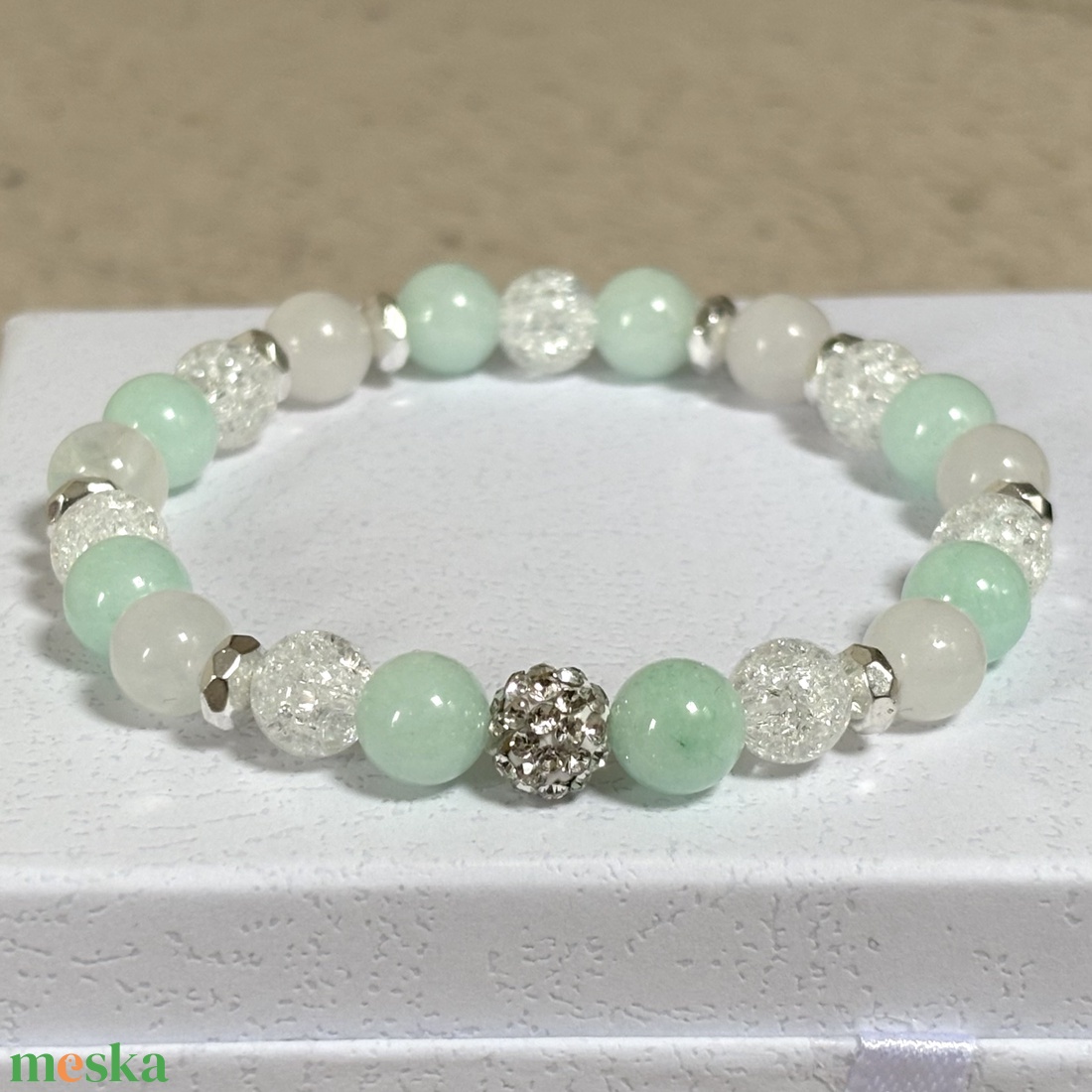 Örömanya szülőköszöntő ajándék ásvány karkötő shamballa dísszel díszdobozban kísérő szöveggel menta - esküvő - emlék & ajándék - szülőköszöntő ajándék - Meska.hu