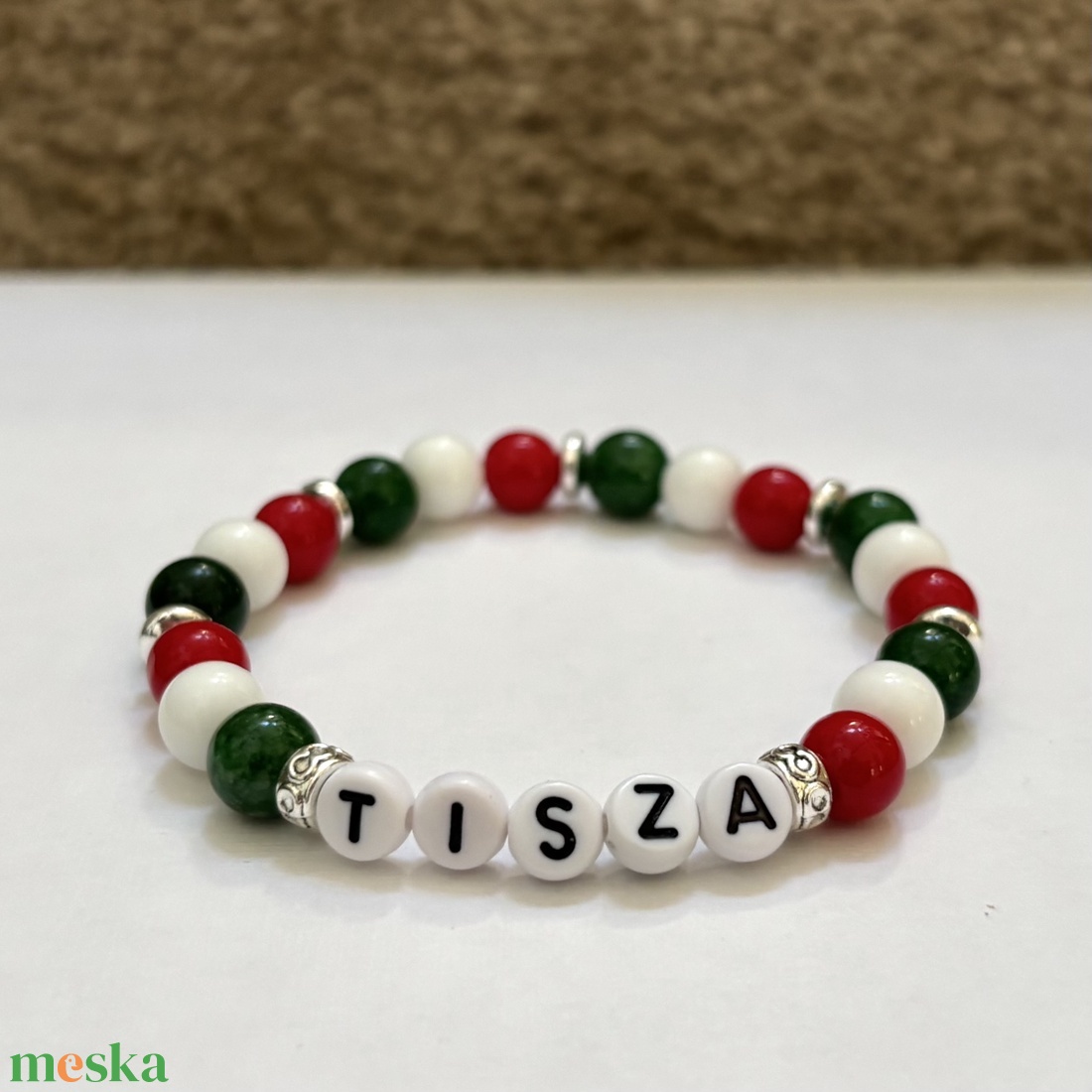 Késztermék! Magyar nemzeti színű ásvány karkötő TISZA felirattal 16,5-17 cm - ékszer - karkötő - ásványkarkötő - Meska.hu