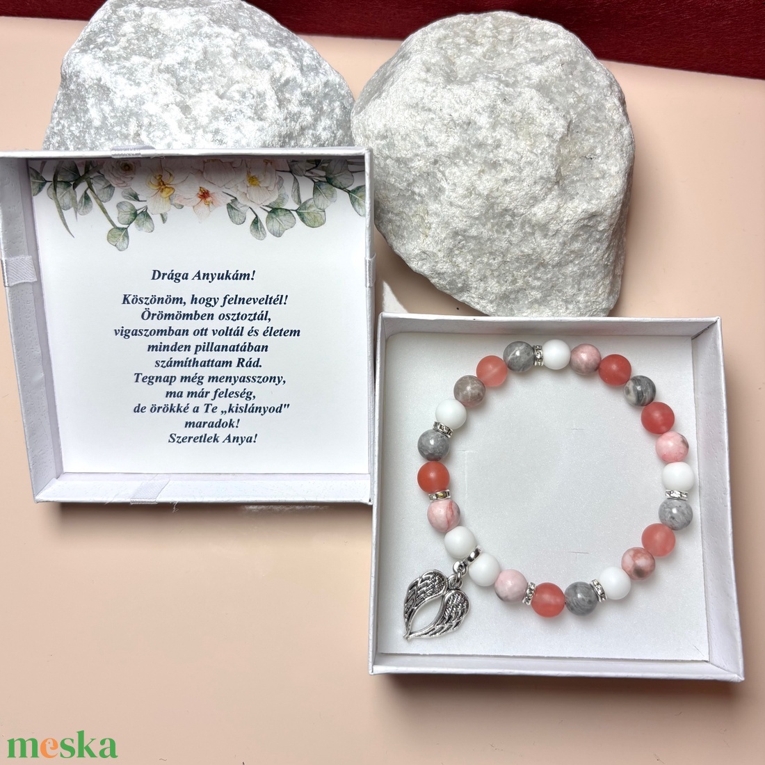 Örömanya szülőköszöntő ajándék ásvány karkötő angyalszárny medállal díszdobozban kísérő szöveggel - esküvő - emlék & ajándék - szülőköszöntő ajándék - Meska.hu