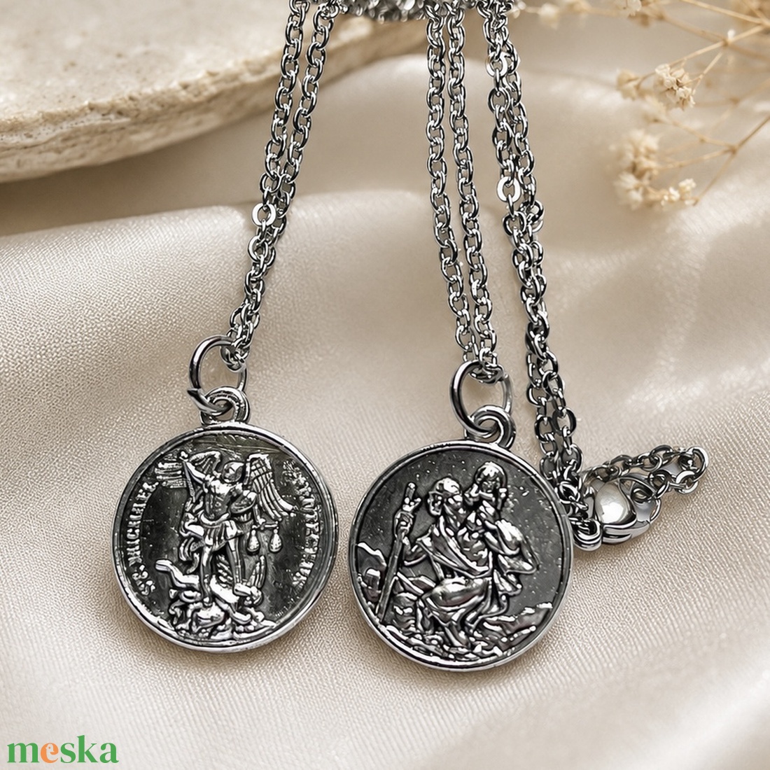 Szent Mihály arkangyal és Szent Kristóf kétoldalas amulett medál talizmán nemesacél kapcsos láncon 5726777 - ékszer - nyaklánc - medálos nyaklánc - Meska.hu