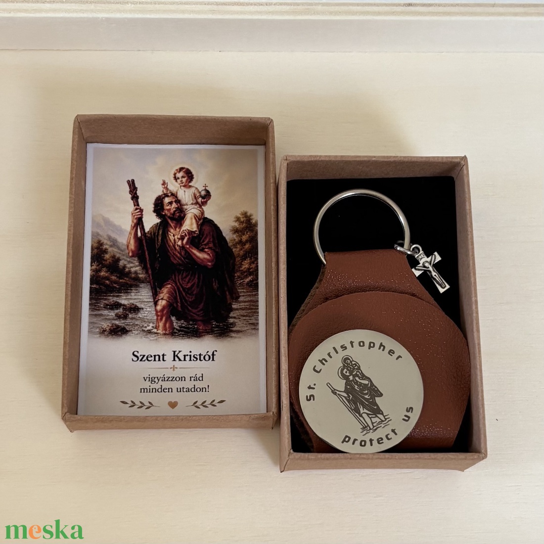 Szent Kristóf autós kulcstartó érem kis tartóban díszdobozban ajándékkísérővel  barna 001 - táska & tok - kulcstartó & táskadísz - kulcstartó - Meska.hu