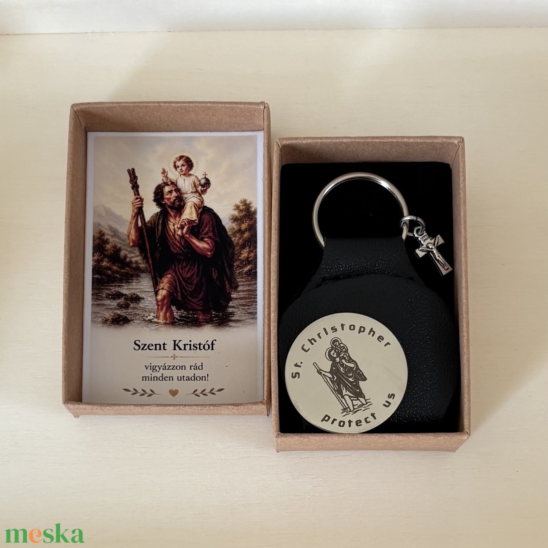 Szent Kristóf autós kulcstartó érem kis tartóban díszdobozban ajándékkísérővel  fekete 002 - táska & tok - kulcstartó & táskadísz - kulcstartó - Meska.hu