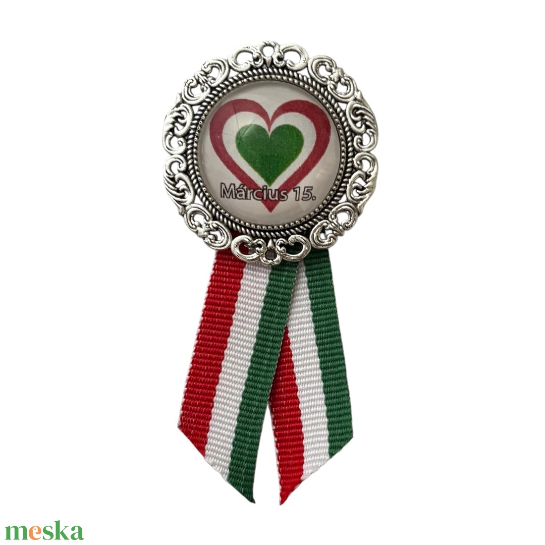 Üveglencsés kokárda március 15 szív felirattal 5838239 - ékszer - kitűző és bross - Meska.hu