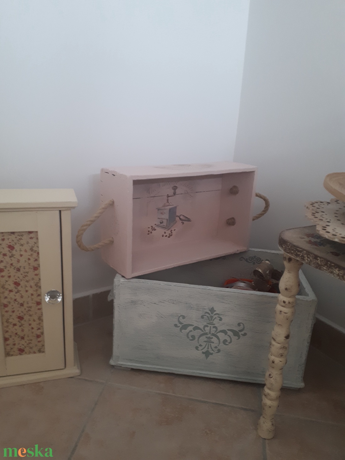 Egyedi vintage faláda - otthon & életmód - tárolás & rendszerezés - láda - Meska.hu Egyedi vintage faláda - otthon & életmód - tárolás & rendszerezés - láda - Meska.hu