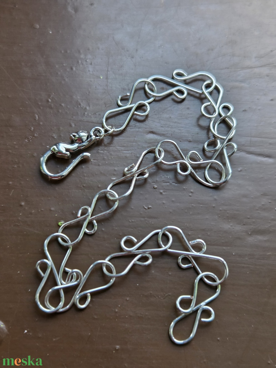 Karkötő cicás kapoccsal - ékszer - karkötő - lánc karkötő - Meska.hu