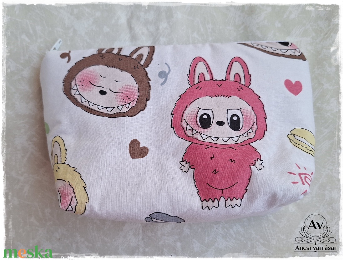 Labubu mintás neszesszer - táska & tok - neszesszer - Meska.hu