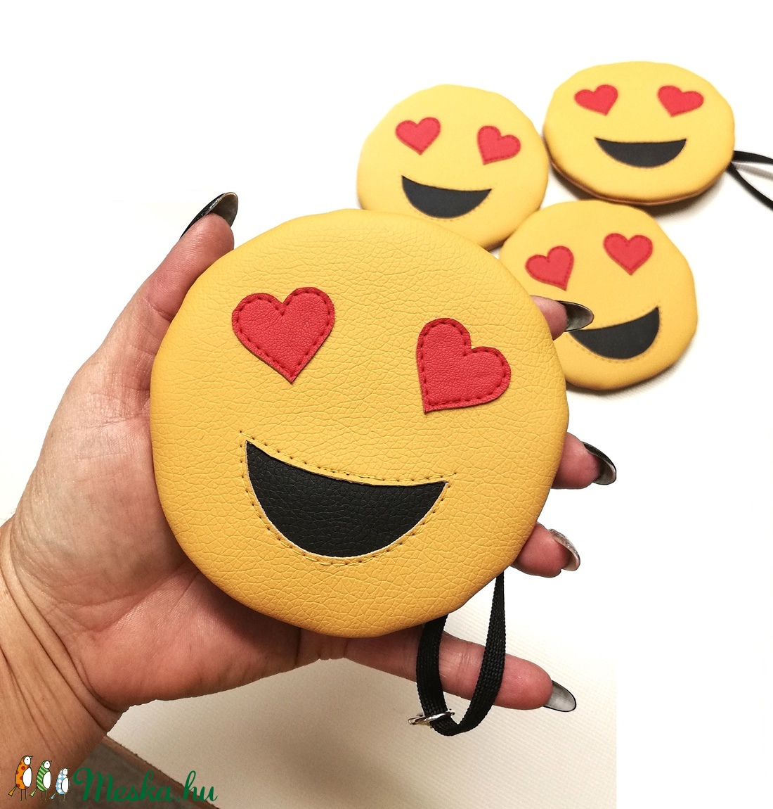 Emoji textilbőr kulcscsomótartó,kis tartóka,A szerelmes - - Meska.hu Emoji textilbőr kulcscsomótartó,kis tartóka,A szerelmes - - Meska.hu