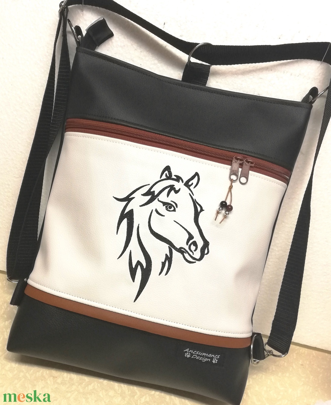 3in1 hímzett lovas női hátizsák divattáska oldaltáska fekete-fehér - táska & tok - variálható táska - Meska.hu