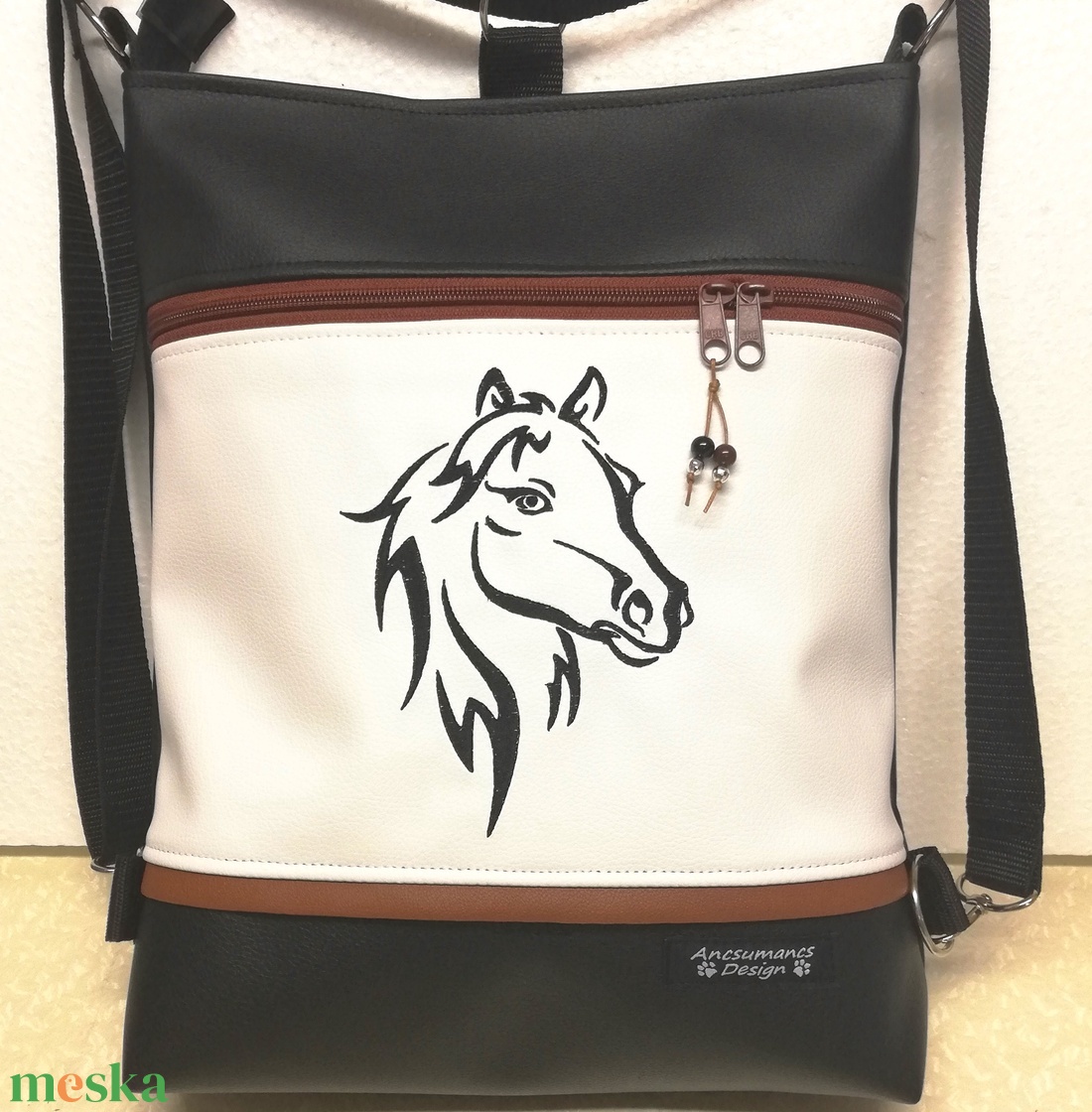 3in1 hímzett lovas női hátizsák divattáska oldaltáska fekete-fehér - táska & tok - variálható táska - Meska.hu