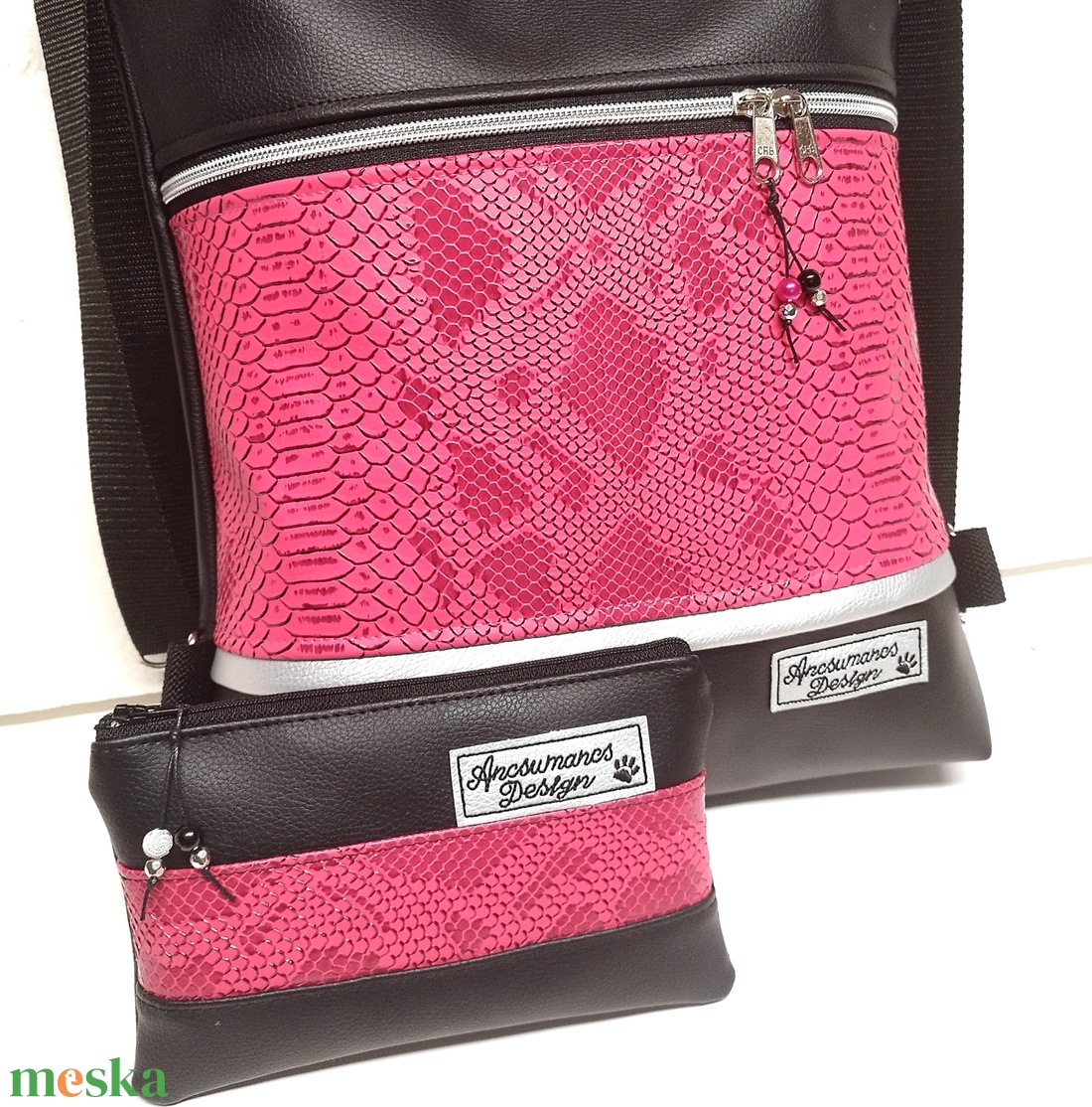 3in1 fekete metál hüllőmintás pink női hátizsák oldaltáska szett neszivel - táska & tok - táska szett - Meska.hu 3in1 fekete metál hüllőmintás pink női hátizsák oldaltáska szett neszivel - táska & tok - táska szett - Meska.hu