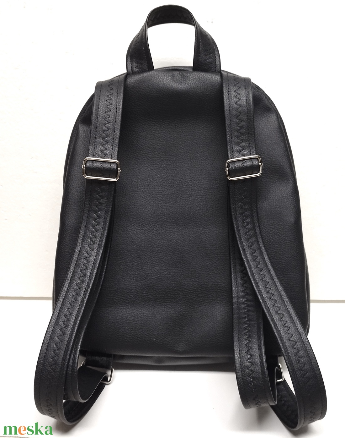 Back Pack M hátizsák - Elegáns fekete csajos mandalákkal textilbőr pántokkal 33x27x10 - táska & tok - hátizsák - hátizsák - Meska.hu Back Pack M hátizsák - Elegáns fekete csajos mandalákkal textilbőr pántokkal 33x27x10 - táska & tok - hátizsák - hátizsák - Meska.hu