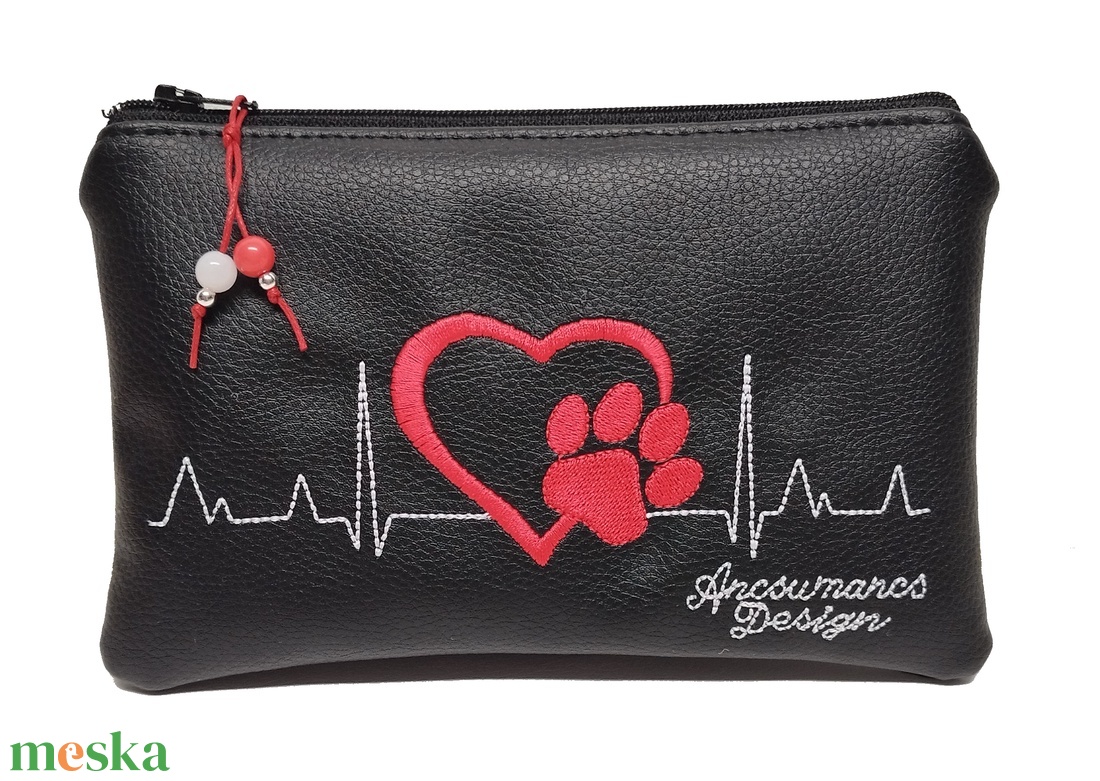  Női 26x30 crossbody oldaltáska - Szívdobogás Hímzett EKG szív tappancs kutya neszivel - táska & tok - kézitáska & válltáska - vállon átvethető táska - Meska.hu