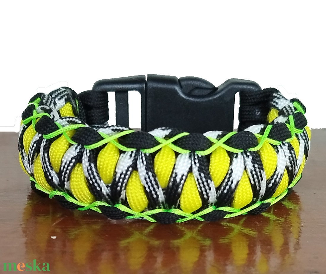 Designer túlélő paracord karkötő biztonsági csattal DRAGON EYE STITCH SALAMANDER (csuklóméret 18-18,5cm) - ékszer - karkötő - fonott karkötő - Meska.hu Designer túlélő paracord karkötő biztonsági csattal DRAGON EYE STITCH SALAMANDER (csuklóméret 18-18,5cm) - ékszer - karkötő - fonott karkötő - Meska.hu