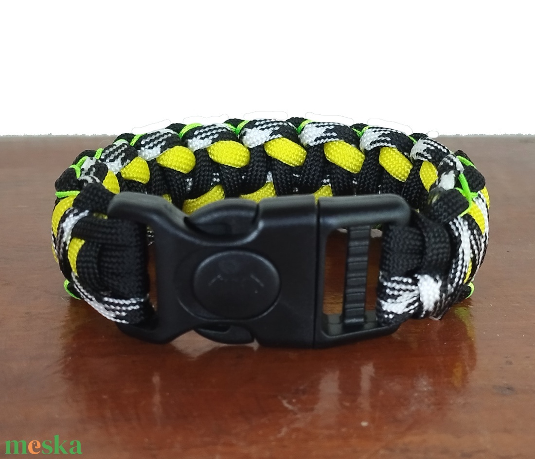 Designer túlélő paracord karkötő biztonsági csattal DRAGON EYE STITCH SALAMANDER (csuklóméret 18-18,5cm) - ékszer - karkötő - fonott karkötő - Meska.hu Designer túlélő paracord karkötő biztonsági csattal DRAGON EYE STITCH SALAMANDER (csuklóméret 18-18,5cm) - ékszer - karkötő - fonott karkötő - Meska.hu