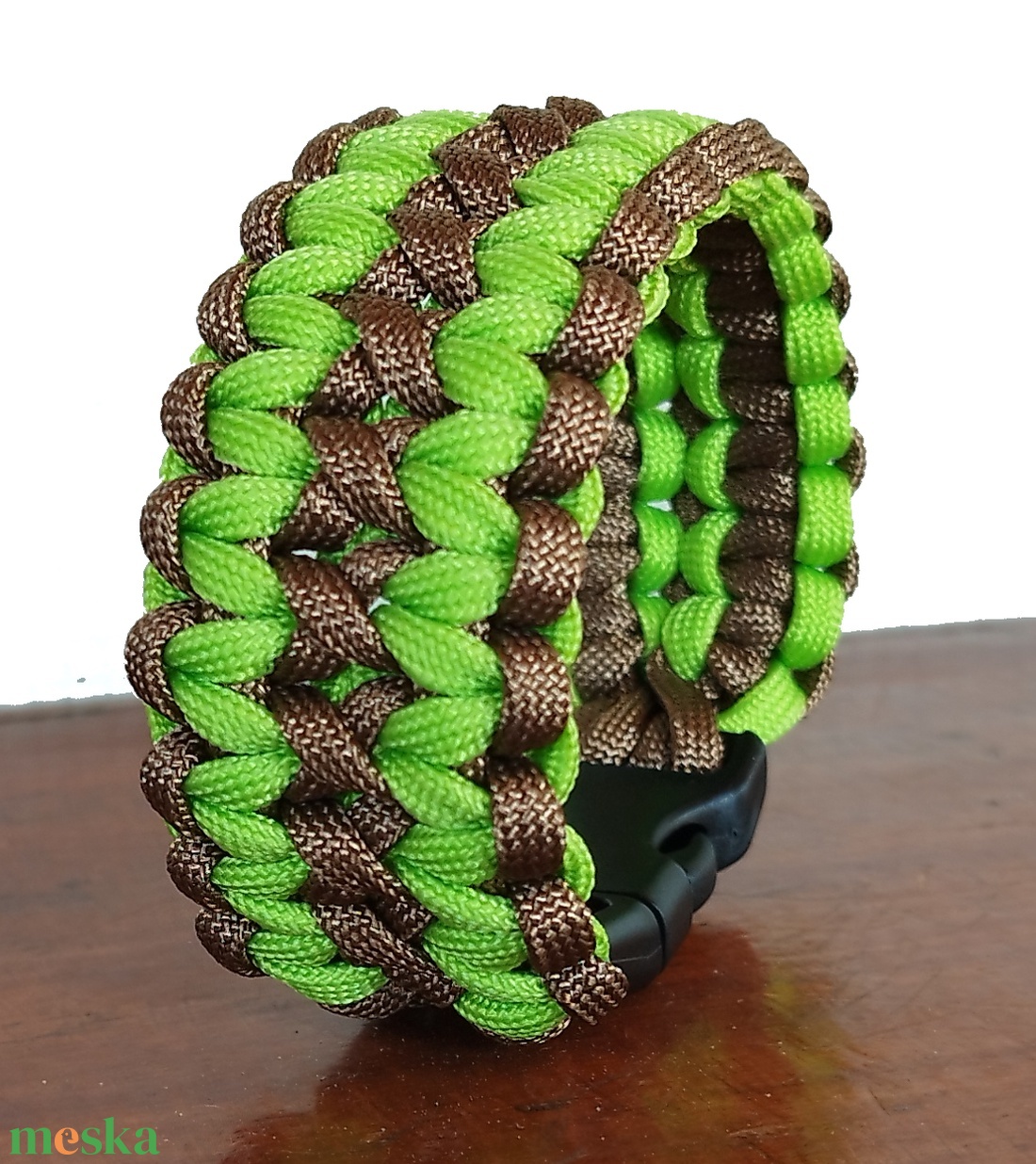 Designer túlélő paracord karkötő biztonsági csattal WIDE COBRA Barna limezöld (csuklóméret 20-21cm) - ékszer - karkötő - fonott karkötő - Meska.hu Designer túlélő paracord karkötő biztonsági csattal WIDE COBRA Barna limezöld (csuklóméret 20-21cm) - ékszer - karkötő - fonott karkötő - Meska.hu