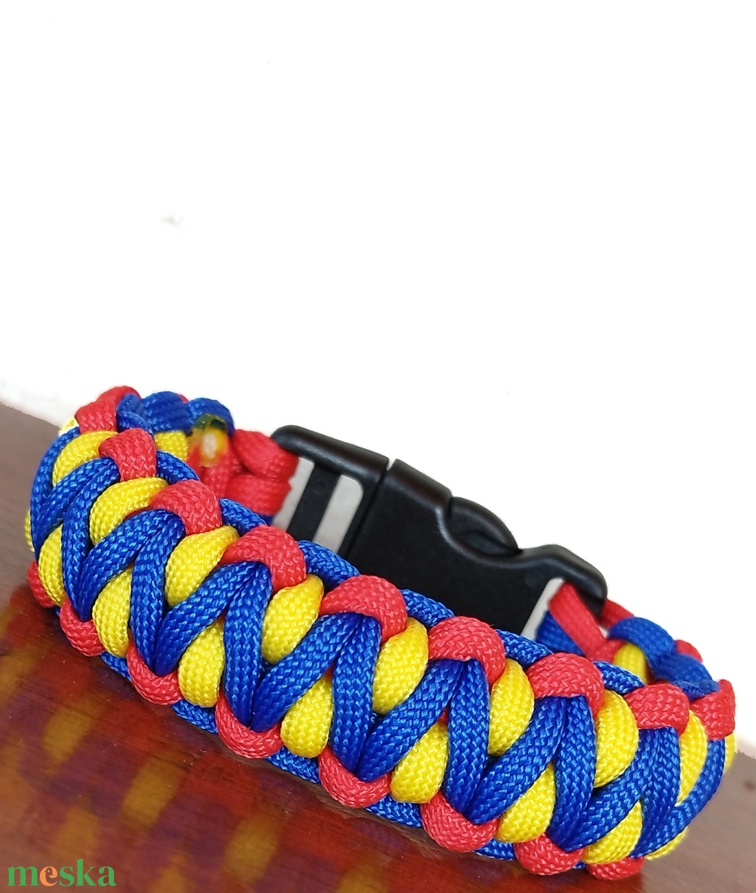 Designer túlélő paracord karkötő biztonsági csattal DRAGON EYE BARCELONA (csuklóméret 18-19cm) - ékszer - karkötő - fonott karkötő - Meska.hu