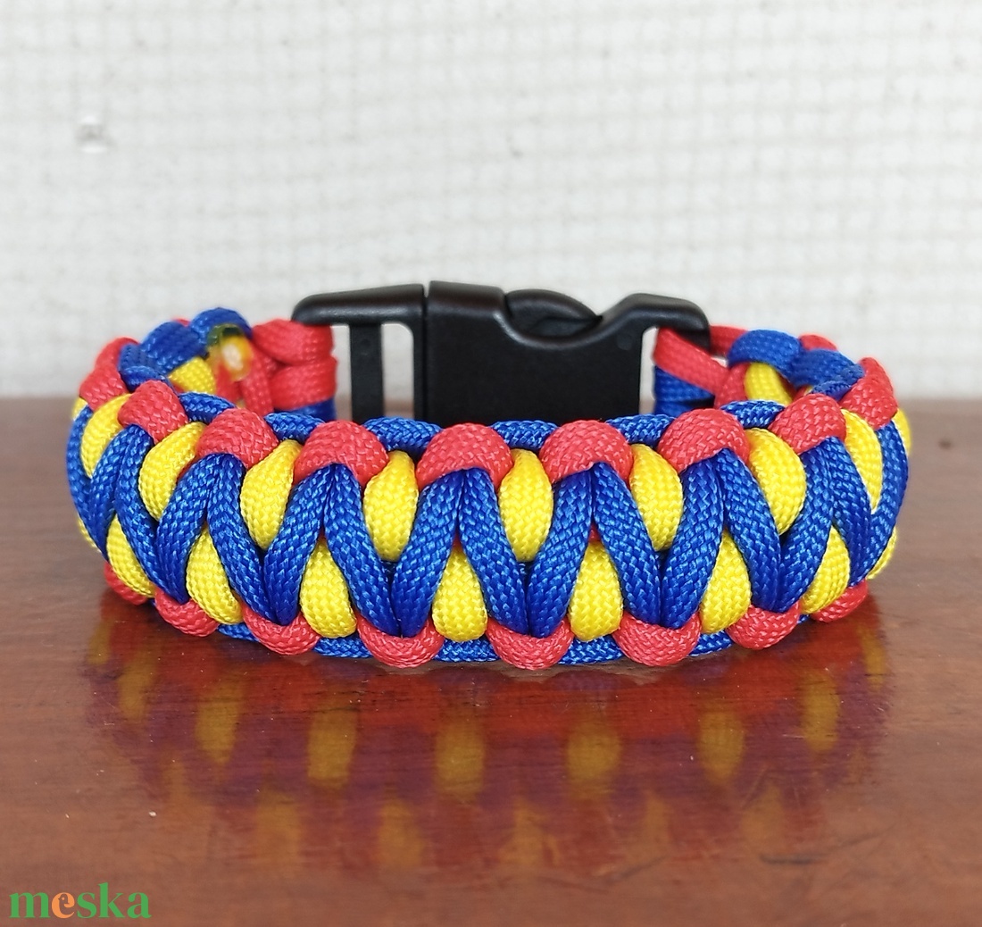 Designer túlélő paracord karkötő biztonsági csattal DRAGON EYE BARCELONA (csuklóméret 18-19cm) - ékszer - karkötő - fonott karkötő - Meska.hu
