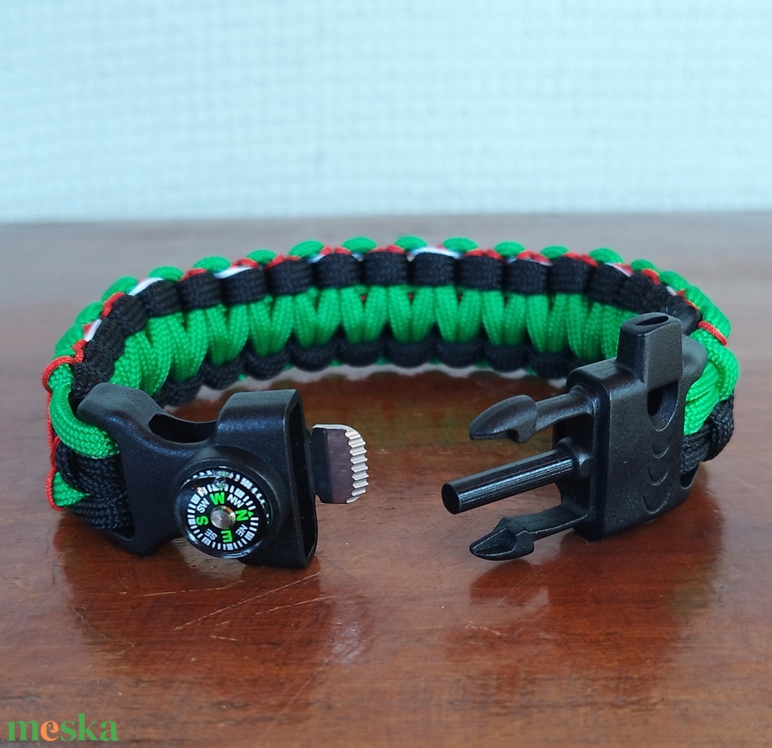 Taktikai túlélő paracord karkötő 3 funkciós csattal COBRA RIDER STITCH HUNGARY (csuklóméret: 18-19 cm) - ékszer - karkötő - fonott karkötő - Meska.hu Taktikai túlélő paracord karkötő 3 funkciós csattal COBRA RIDER STITCH HUNGARY (csuklóméret: 18-19 cm) - ékszer - karkötő - fonott karkötő - Meska.hu