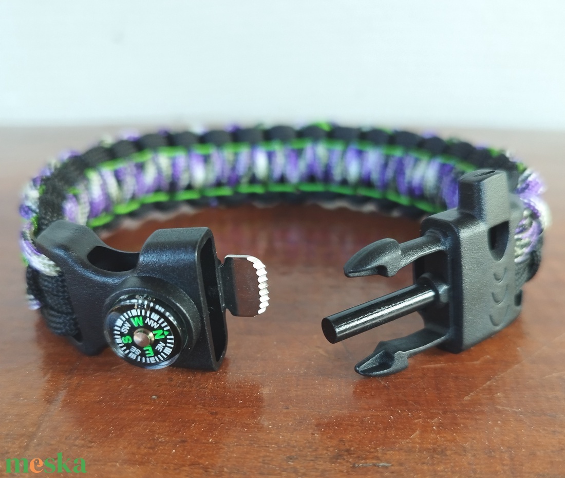 Taktikai Túlélő Paracord Karkötő 3 Funkciós Csattal COBRA X-STITCH JOKER (Csuklóméret: 20-21cm) - ékszer - karkötő - fonott karkötő - Meska.hu Taktikai Túlélő Paracord Karkötő 3 Funkciós Csattal COBRA X-STITCH JOKER (Csuklóméret: 20-21cm) - ékszer - karkötő - fonott karkötő - Meska.hu