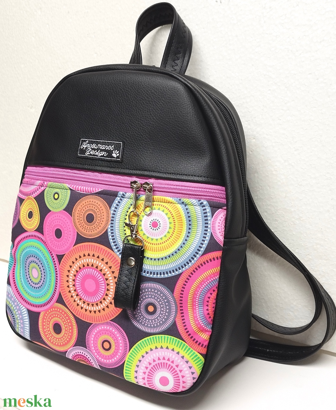 Back Pack M hátizsák - Elegáns fekete csajos mandalákkal textilbőr pántokkal 33x27x10 - táska & tok - hátizsák - hátizsák - Meska.hu Back Pack M hátizsák - Elegáns fekete csajos mandalákkal textilbőr pántokkal 33x27x10 - táska & tok - hátizsák - hátizsák - Meska.hu