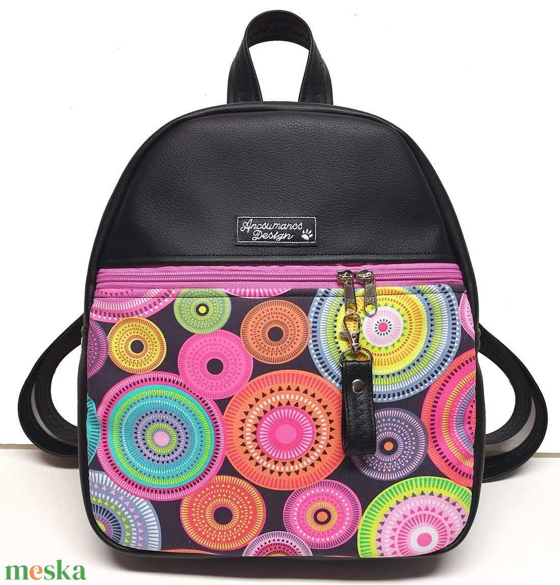 Back Pack M hátizsák - Elegáns fekete csajos mandalákkal textilbőr pántokkal 33x27x10 - táska & tok - hátizsák - hátizsák - Meska.hu Back Pack M hátizsák - Elegáns fekete csajos mandalákkal textilbőr pántokkal 33x27x10 - táska & tok - hátizsák - hátizsák - Meska.hu