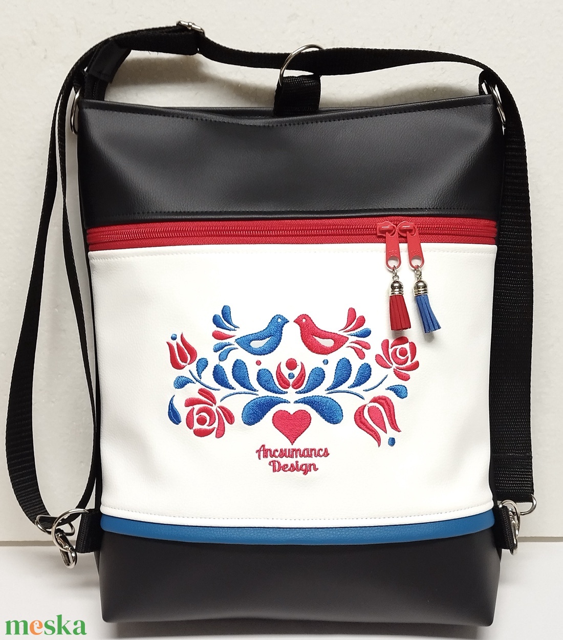 Hímzett 3in1 hátizsák univerzális táska Hungarian Folkart13 fekete-fehér alap kék-piros hímzéssel - táska & tok - hátizsák - hátizsák - Meska.hu Hímzett 3in1 hátizsák univerzális táska Hungarian Folkart13 fekete-fehér alap kék-piros hímzéssel - táska & tok - hátizsák - hátizsák - Meska.hu