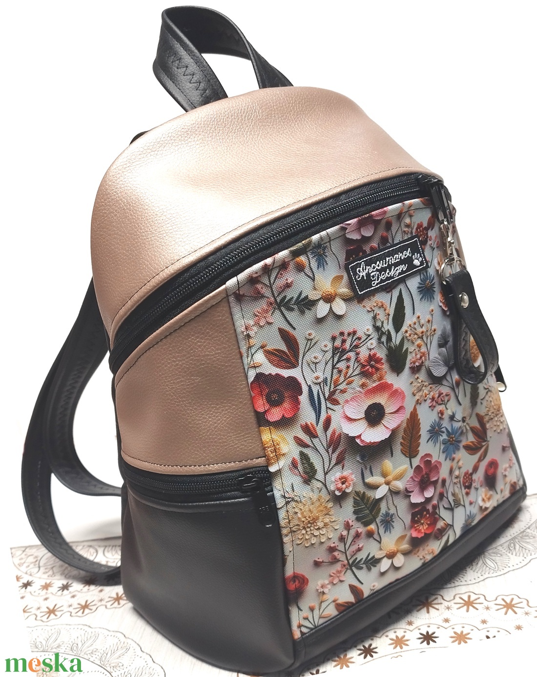 MAXIM BackPack L hátizsák - 3D hatású virágokkal púder és fekete alapon textilbőr pántokkal 36x28x16 - táska & tok - hátizsák - hátizsák - Meska.hu MAXIM BackPack L hátizsák - 3D hatású virágokkal púder és fekete alapon textilbőr pántokkal 36x28x16 - táska & tok - hátizsák - hátizsák - Meska.hu