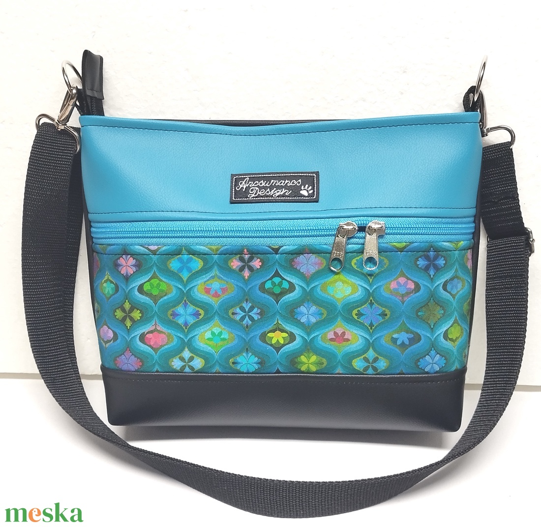 Bella Midi crossbody oldaltáska övtáska 26x21cm - Türkiz álom - táska & tok - kézitáska & válltáska - vállon átvethető táska - Meska.hu Bella Midi crossbody oldaltáska övtáska 26x21cm - Türkiz álom - táska & tok - kézitáska & válltáska - vállon átvethető táska - Meska.hu