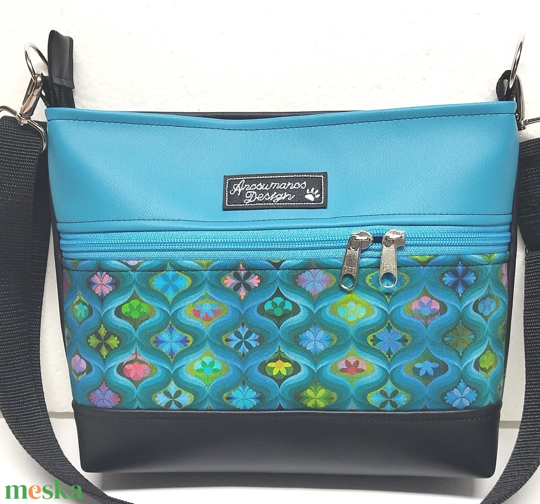 Bella Midi crossbody oldaltáska övtáska 26x21cm - Türkiz álom - táska & tok - kézitáska & válltáska - vállon átvethető táska - Meska.hu Bella Midi crossbody oldaltáska övtáska 26x21cm - Türkiz álom - táska & tok - kézitáska & válltáska - vállon átvethető táska - Meska.hu