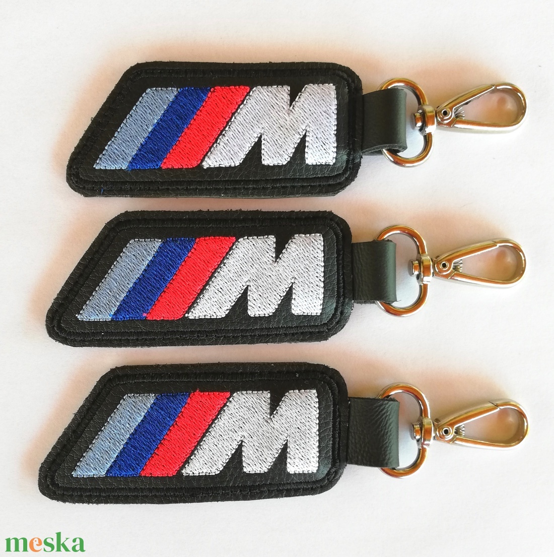 BMW M hímzett bőrkulcstartó kulcsdísz kabala - táska & tok - kulcstartó & táskadísz - kulcstartó - Meska.hu BMW M hímzett bőrkulcstartó kulcsdísz kabala - táska & tok - kulcstartó & táskadísz - kulcstartó - Meska.hu