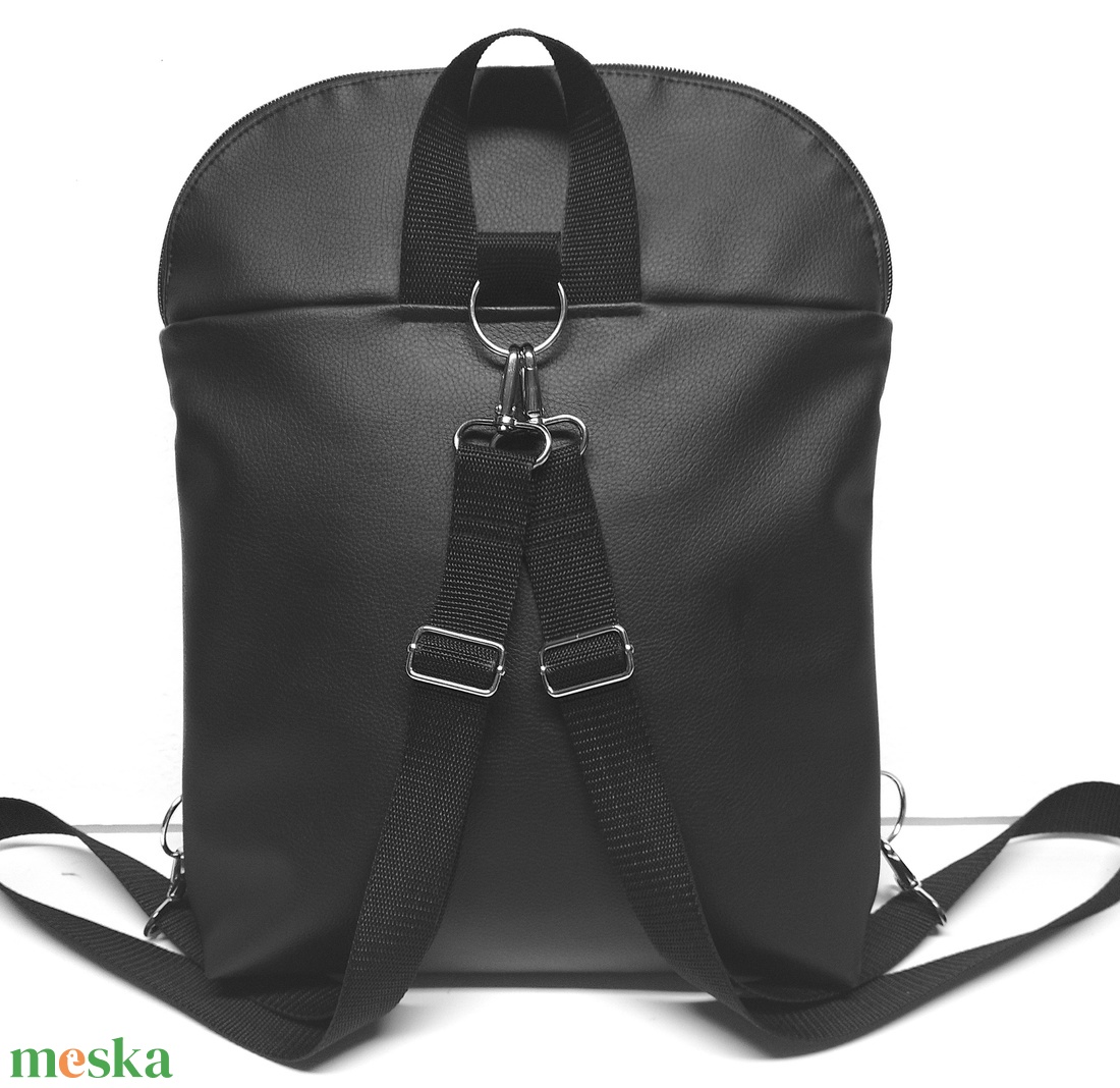 Tália hátizsák 4 zsebbel - Elegáns fekete Hungarian Folkart24 Kalocsai virágos hátizsák - táska & tok - hátizsák - roll top hátizsák - Meska.hu