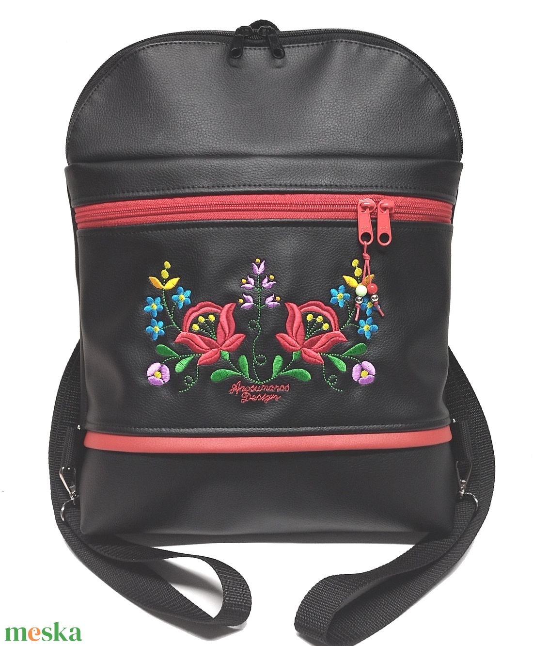 Tália hátizsák 4 zsebbel - Elegáns fekete Hungarian Folkart24 Kalocsai virágos hátizsák - táska & tok - hátizsák - roll top hátizsák - Meska.hu