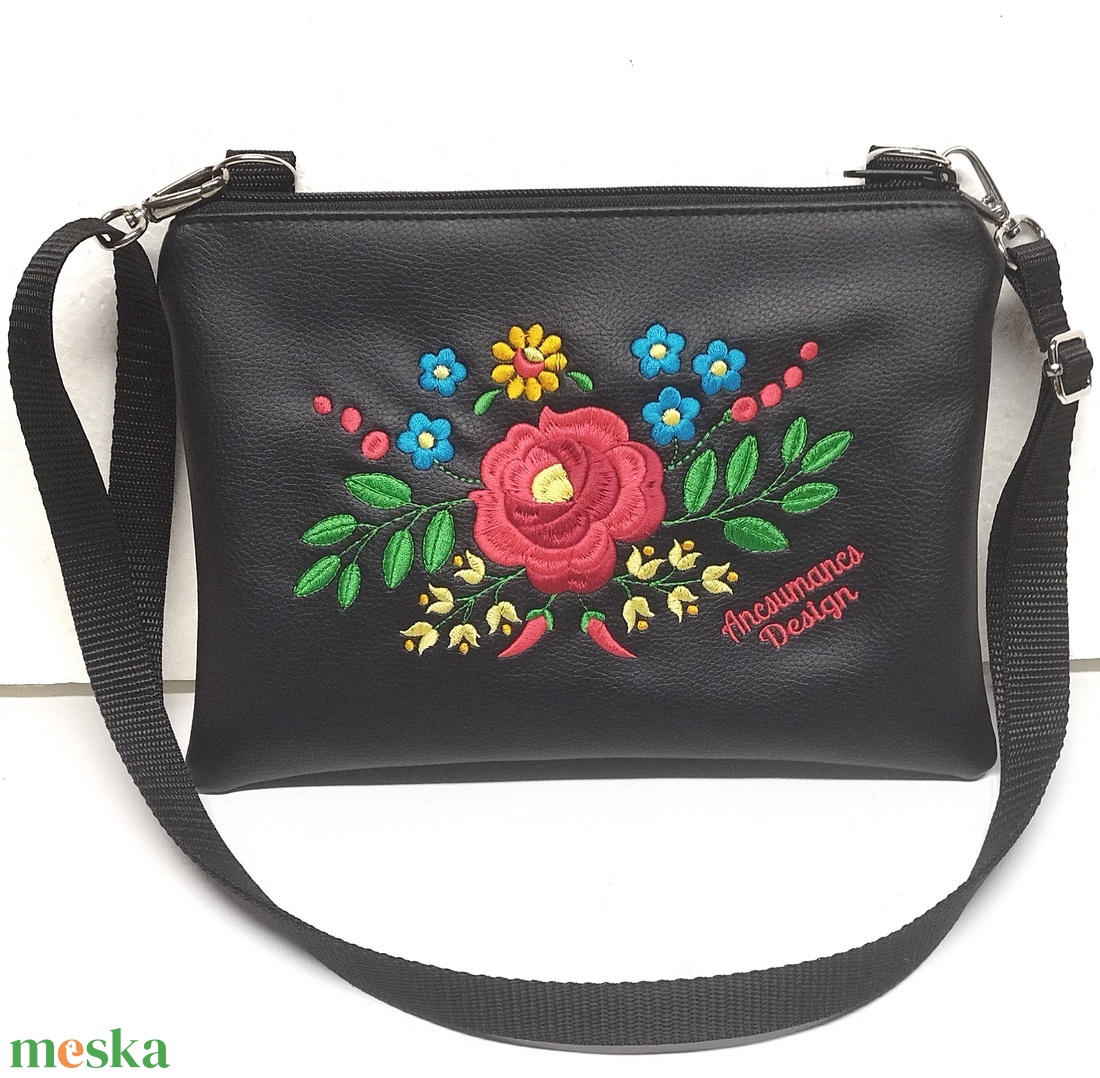 Elegáns hímzett borítéktáska Hungarian Folkart29 fekete-színes - táska & tok - kézitáska & válltáska - vállon átvethető táska - Meska.hu Elegáns hímzett borítéktáska Hungarian Folkart29 fekete-színes - táska & tok - kézitáska & válltáska - vállon átvethető táska - Meska.hu