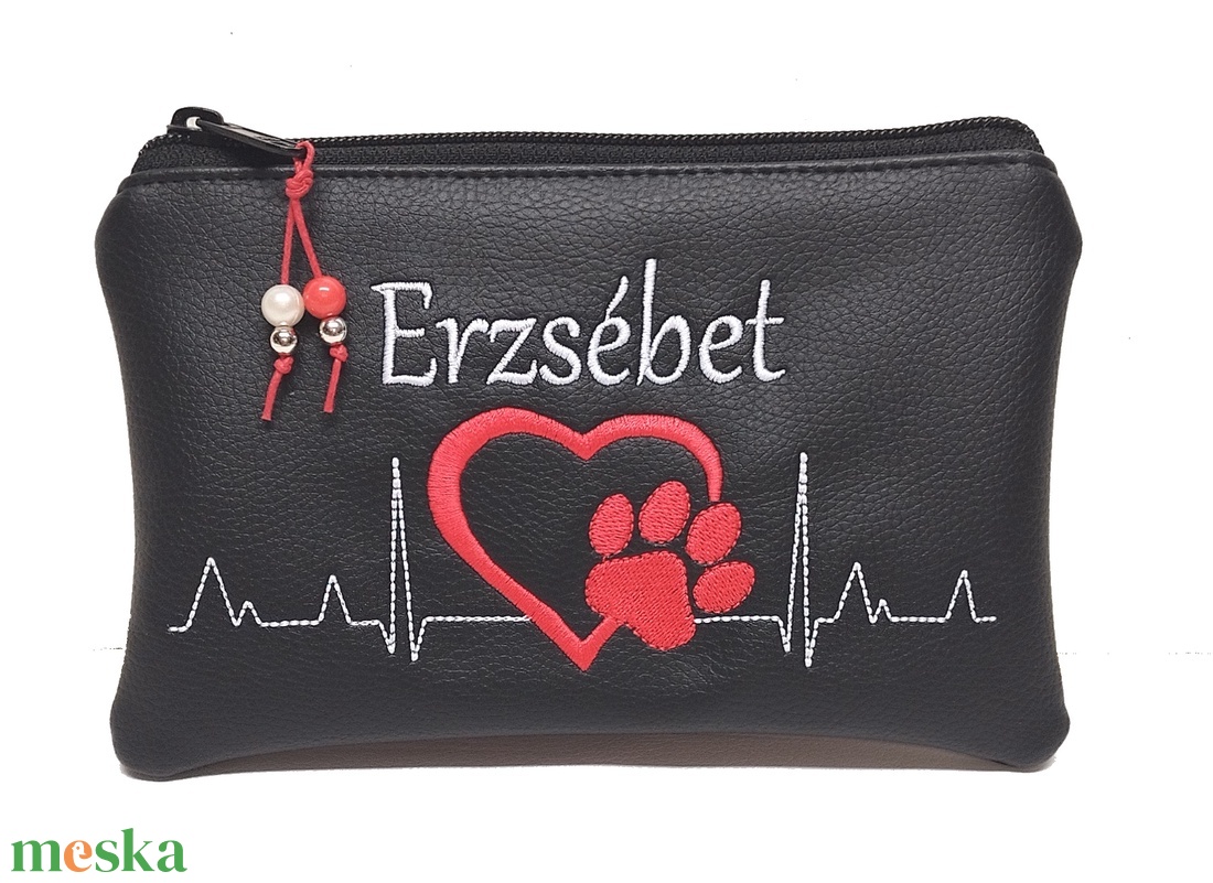 Szívdobogás Hímzett 3in1 Hátizsák Univerzális Táska EKG Szív Tappancs Cica névreszóló neves neszivel - táska & tok - táska szett - Meska.hu Szívdobogás Hímzett 3in1 Hátizsák Univerzális Táska EKG Szív Tappancs Cica névreszóló neves neszivel - táska & tok - táska szett - Meska.hu