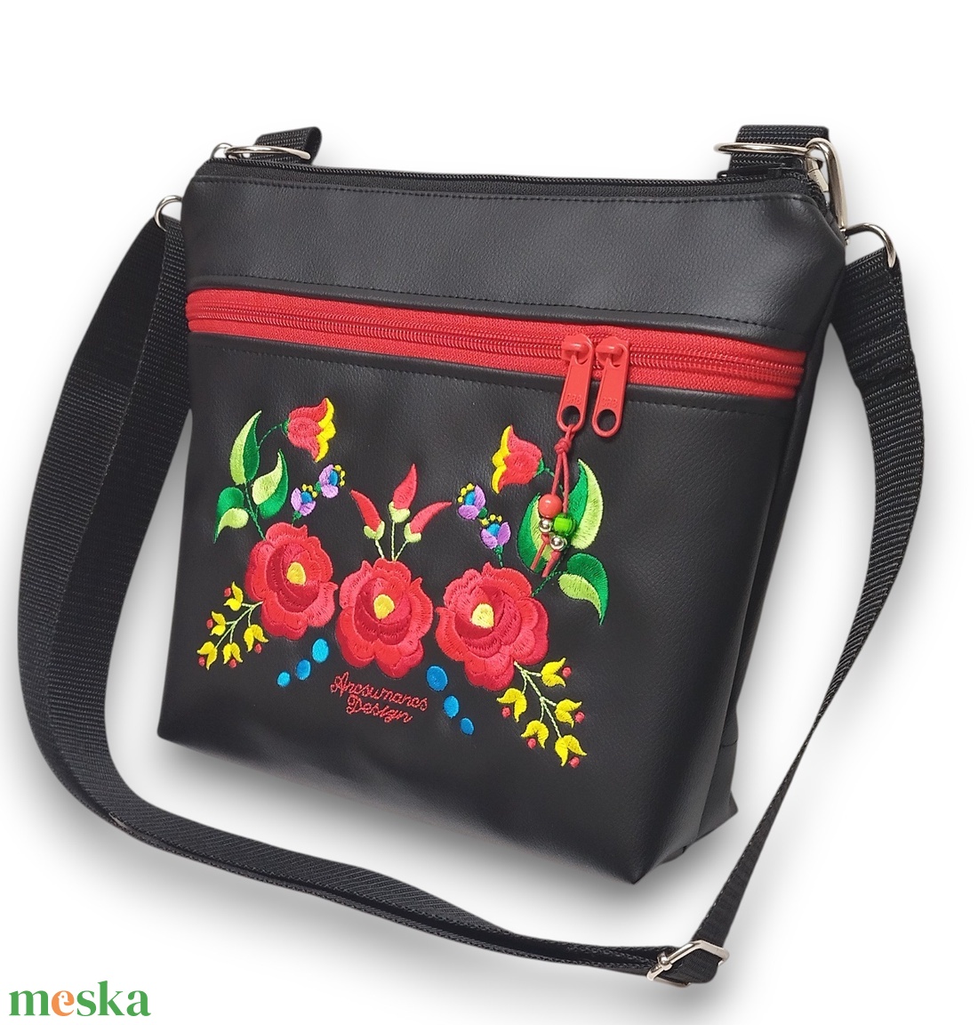 Bella crossbody oldaltáska 28x24cm - Hímzett Kalocsai mintás Hungarian Folkart30 - táska & tok - kézitáska & válltáska - vállon átvethető táska - Meska.hu Bella crossbody oldaltáska 28x24cm - Hímzett Kalocsai mintás Hungarian Folkart30 - táska & tok - kézitáska & válltáska - vállon átvethető táska - Meska.hu