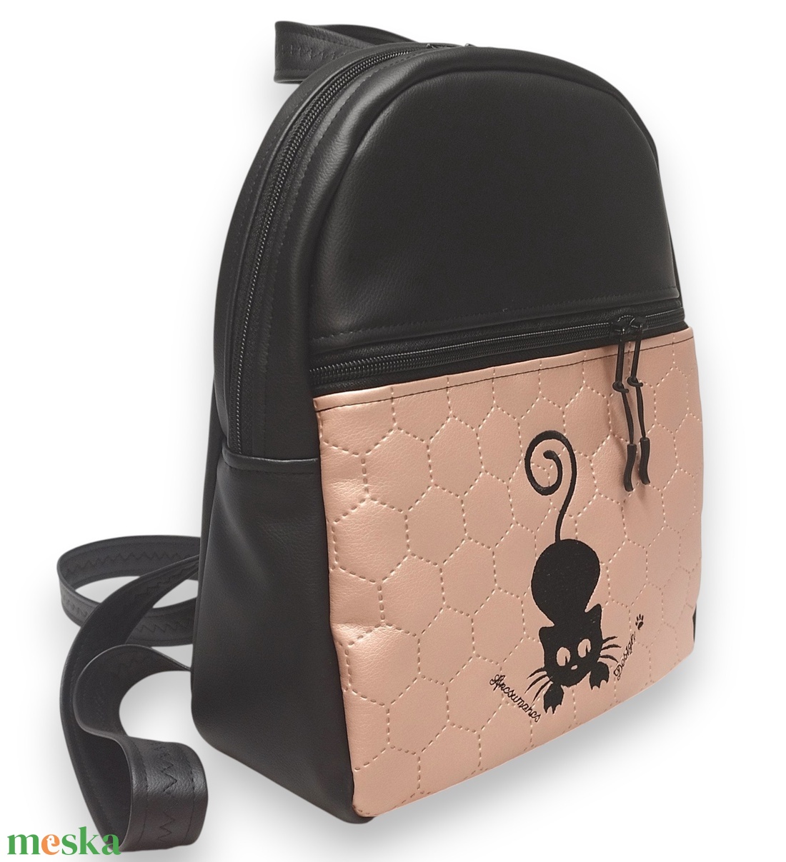 Back Pack M hátizsák - Hímzett cicás, fekete-rose, textilbőr pántokkal 33x27x10 - táska & tok - hátizsák - hátizsák - Meska.hu Back Pack M hátizsák - Hímzett cicás, fekete-rose, textilbőr pántokkal 33x27x10 - táska & tok - hátizsák - hátizsák - Meska.hu