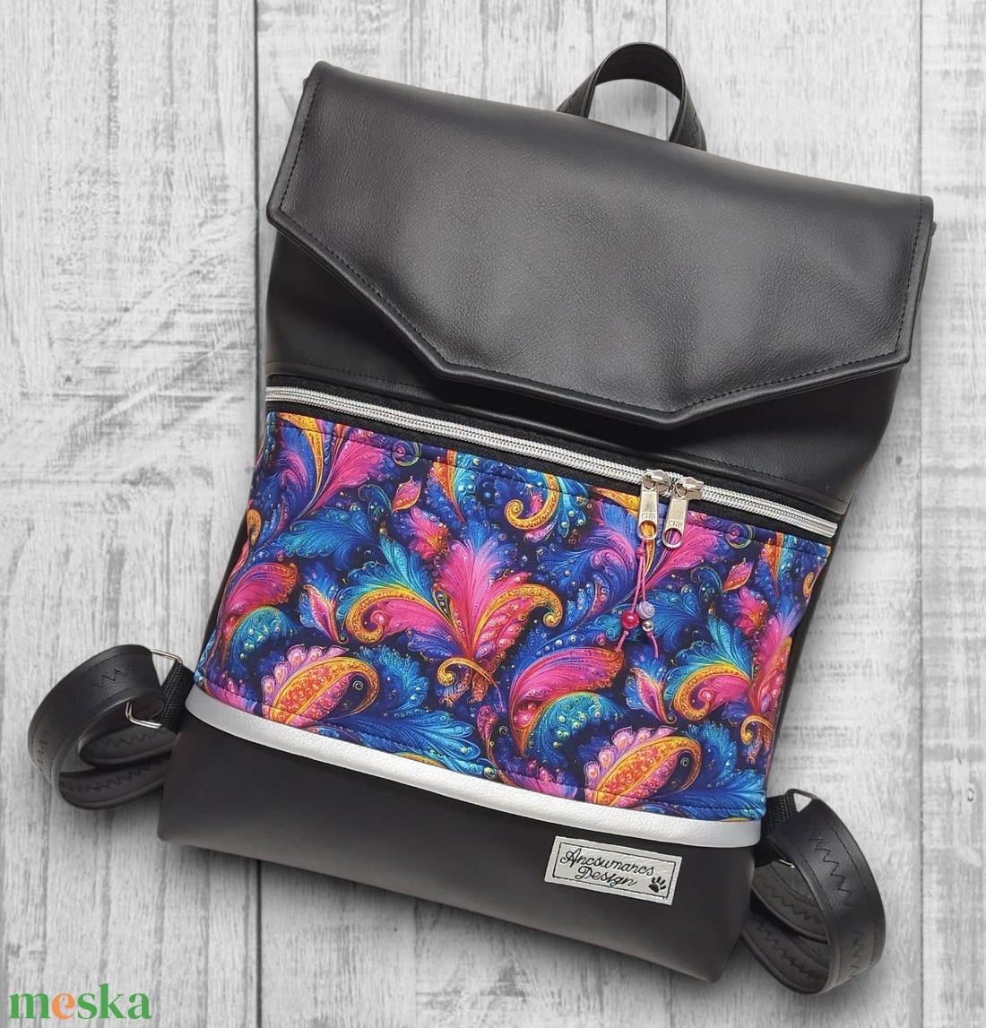 Karnevál - Bőrpántos fedélrészes pakolós Liza hátizsák 4 zsebbel 36x30x8cm - táska & tok - hátizsák - hátizsák - Meska.hu