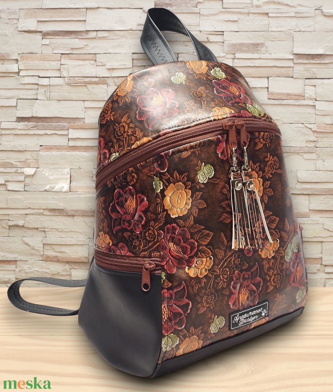 MAXIM BackPack L hátizsák - Antikolt rózsák textilbőr pántokkal 36x28x16 - táska & tok - hátizsák - hátizsák - Meska.hu MAXIM BackPack L hátizsák - Antikolt rózsák textilbőr pántokkal 36x28x16 - táska & tok - hátizsák - hátizsák - Meska.hu