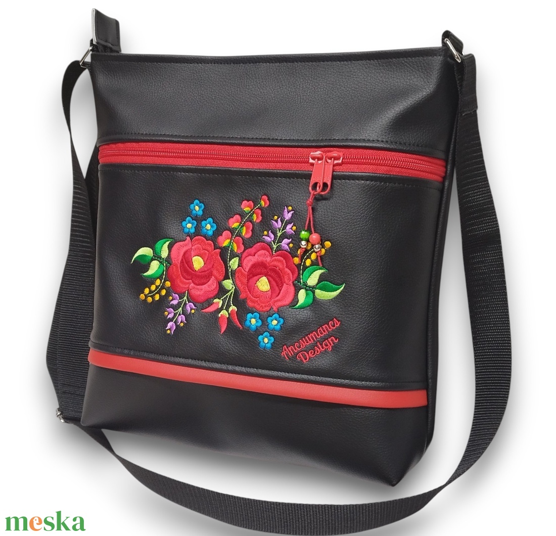 Hímzett 30x30-as pakolós kalocsai virágos válltáska oldaltáska fekete HungarianFolkart07 - táska & tok - kézitáska & válltáska - vállon átvethető táska - Meska.hu