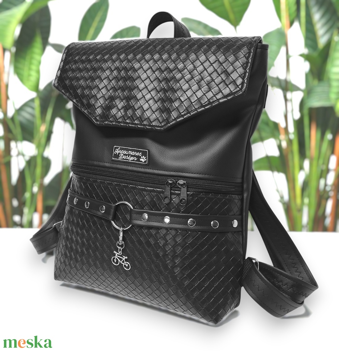 Elegáns szegecselt vadócka - Bőrpántos fedélrészes pakolós Liza hátizsák 4 zsebbel 36x30x8cm - táska & tok - hátizsák - hátizsák - Meska.hu