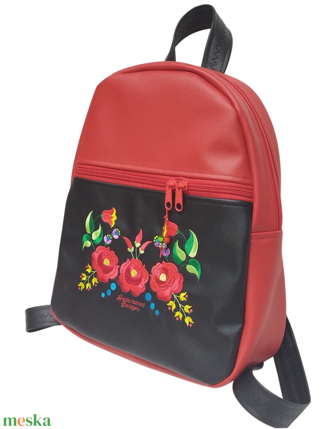 Hímzett DORINA-L hátizsák - Hungarian Folkart 30 - textilbőr pántokkal fekete-piros 33x27x10 - táska & tok - hátizsák - hátizsák - Meska.hu