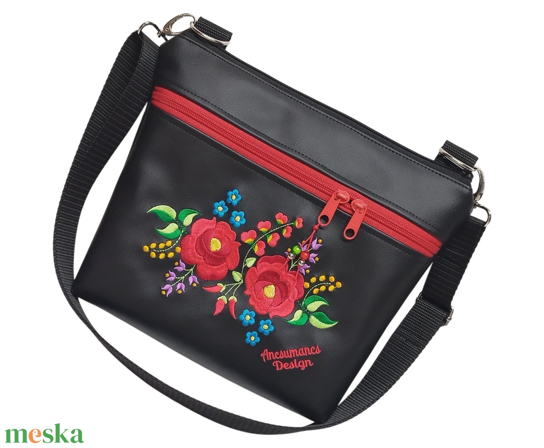 Bella crossbody oldaltáska 28x24cm - Hímzett Kalocsai virágos Hungarian Folkart07 - táska & tok - kézitáska & válltáska - vállon átvethető táska - Meska.hu