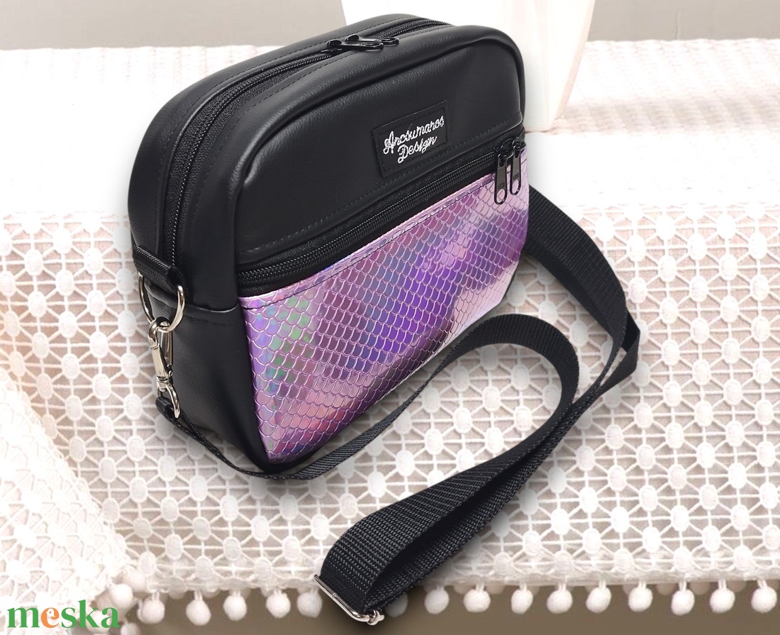 Helena crossbody oldaltáska testtáska övtáska 22x17x7cm - Fekete alapon Rose sellőhologramos - táska & tok - kézitáska & válltáska - vállon átvethető táska - Meska.hu