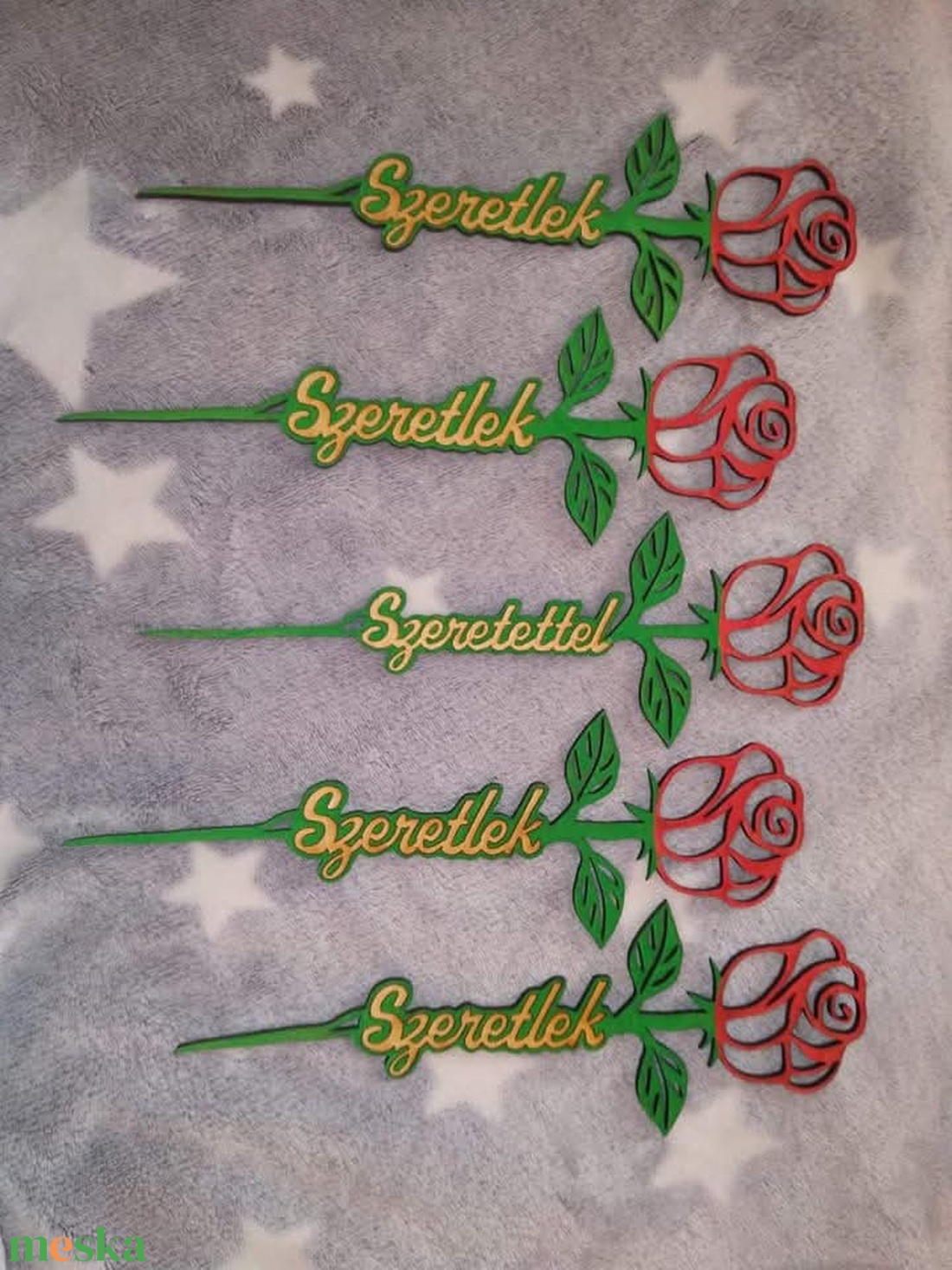 Fából készült rózsa felirattal  - otthon & életmód - dekoráció - asztal és polc dekoráció - asztaldísz - Meska.hu