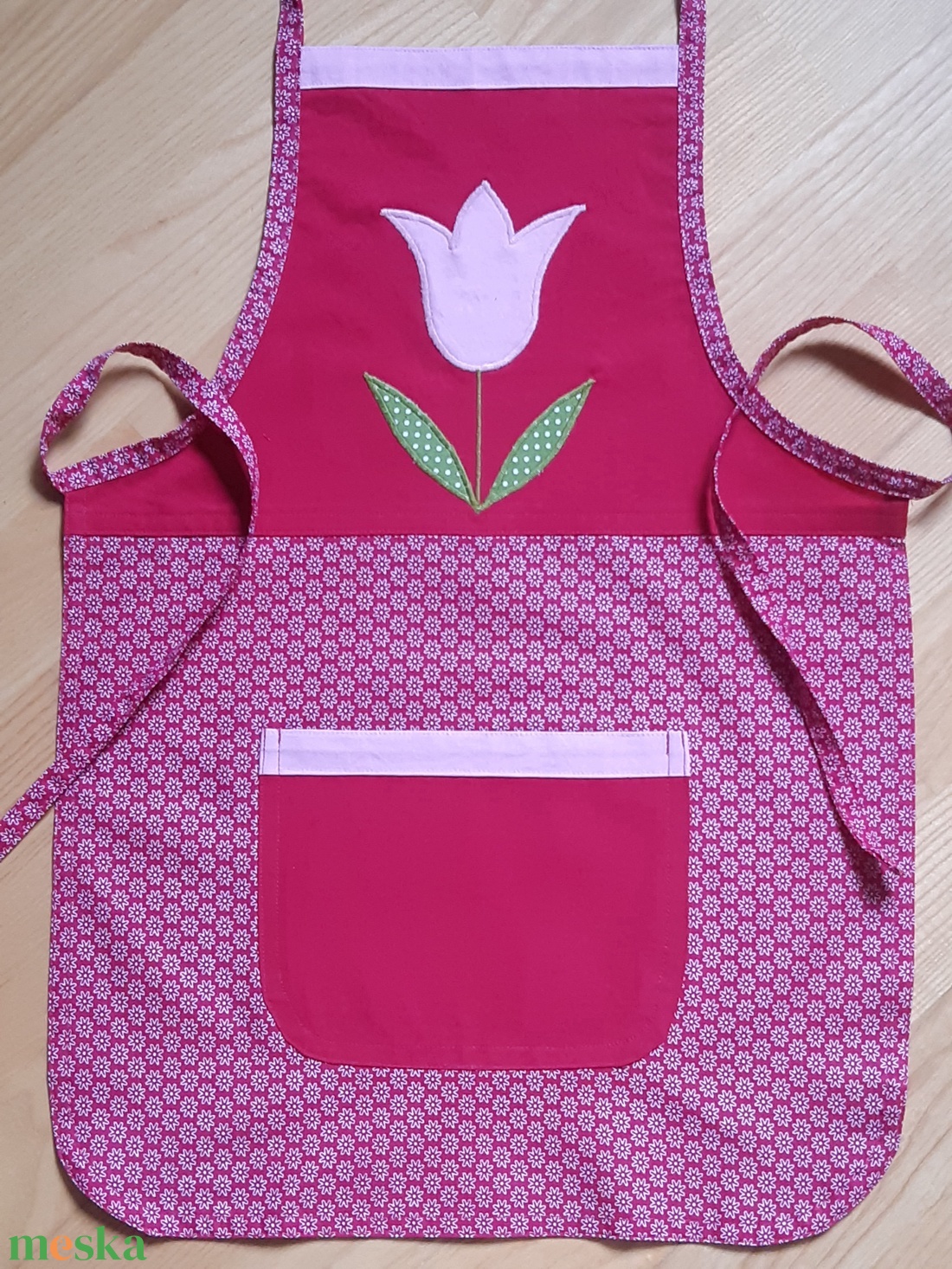 Virágos kötény, pink - otthon & életmód - konyhafelszerelés, tálalás - konyhai textil - kötény - Meska.hu