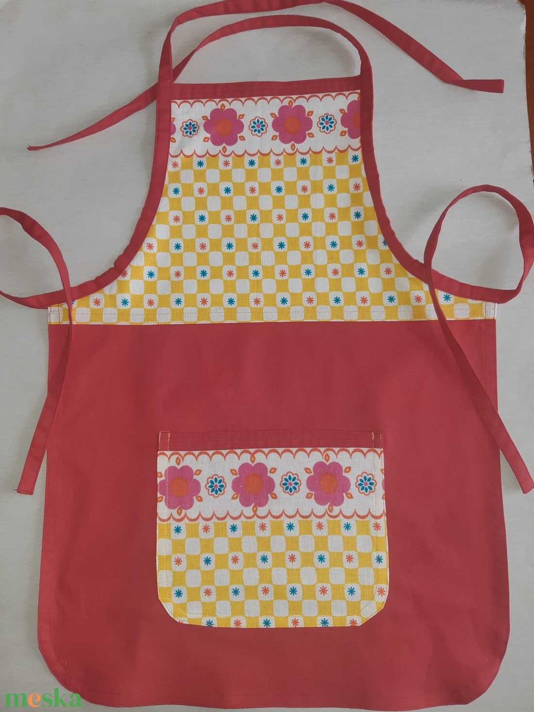 Virágos kötény - otthon & életmód - konyhafelszerelés, tálalás - konyhai textil - kötény - Meska.hu Virágos kötény - otthon & életmód - konyhafelszerelés, tálalás - konyhai textil - kötény - Meska.hu