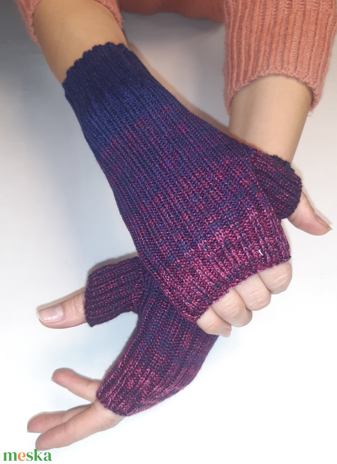 Kézmelegítő kötött, pink-s.kék - ruha & divat - sál, sapka, kendő - kesztyű - Meska.hu